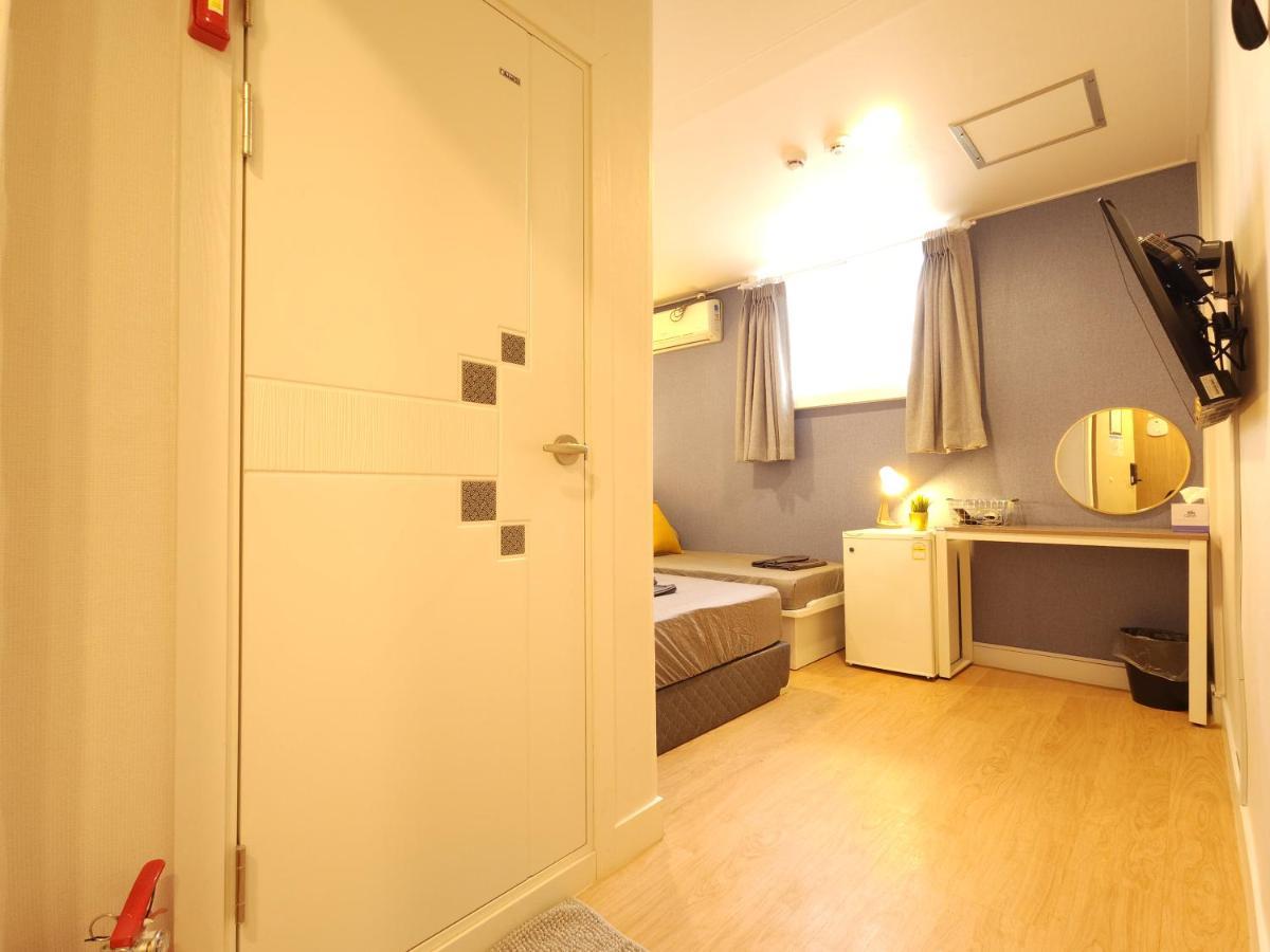 Oyo Myeongdong 5 Lodge Seoul Exterior foto