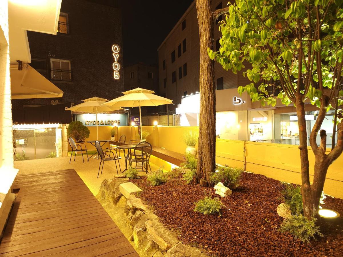 Oyo Myeongdong 5 Lodge Seoul Exterior foto