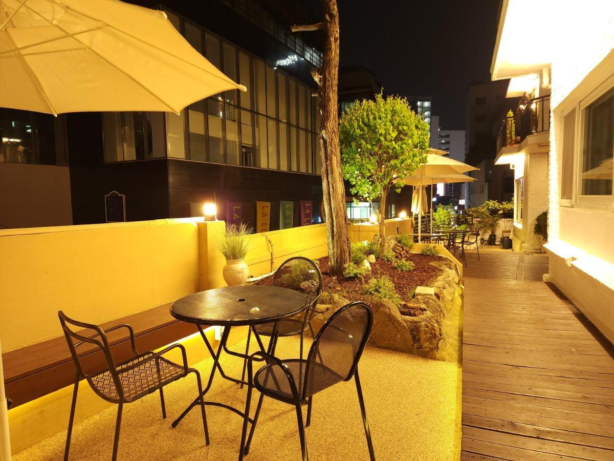 Oyo Myeongdong 5 Lodge Seoul Exterior foto